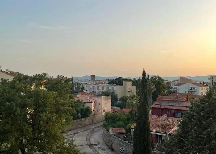 Spacious T3 In St-raphael Апартаменты *