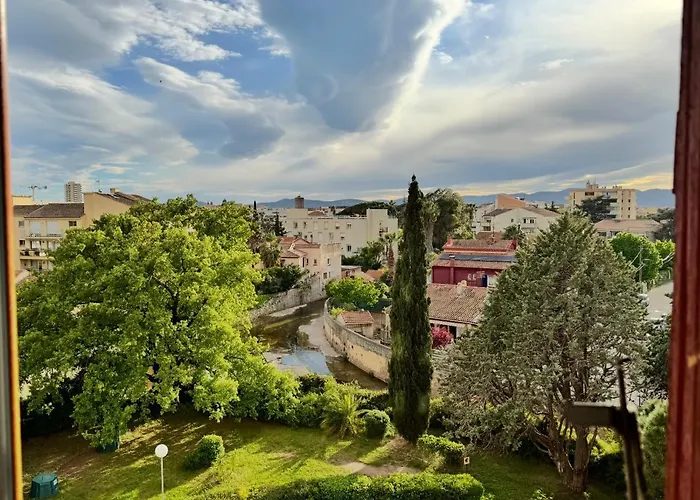 Апартаменты Spacious T3 In St-raphael